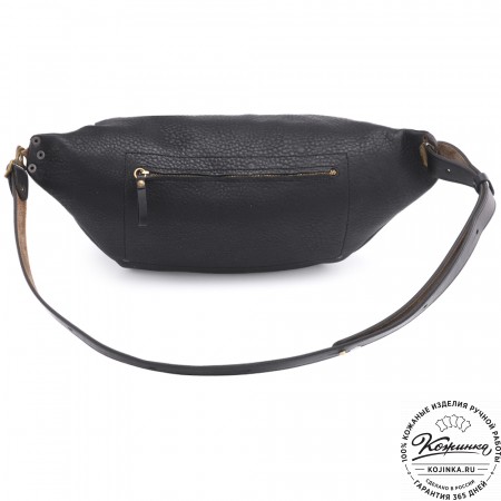 Кожаная нагрудная сумка "Слэш" (чёрная)